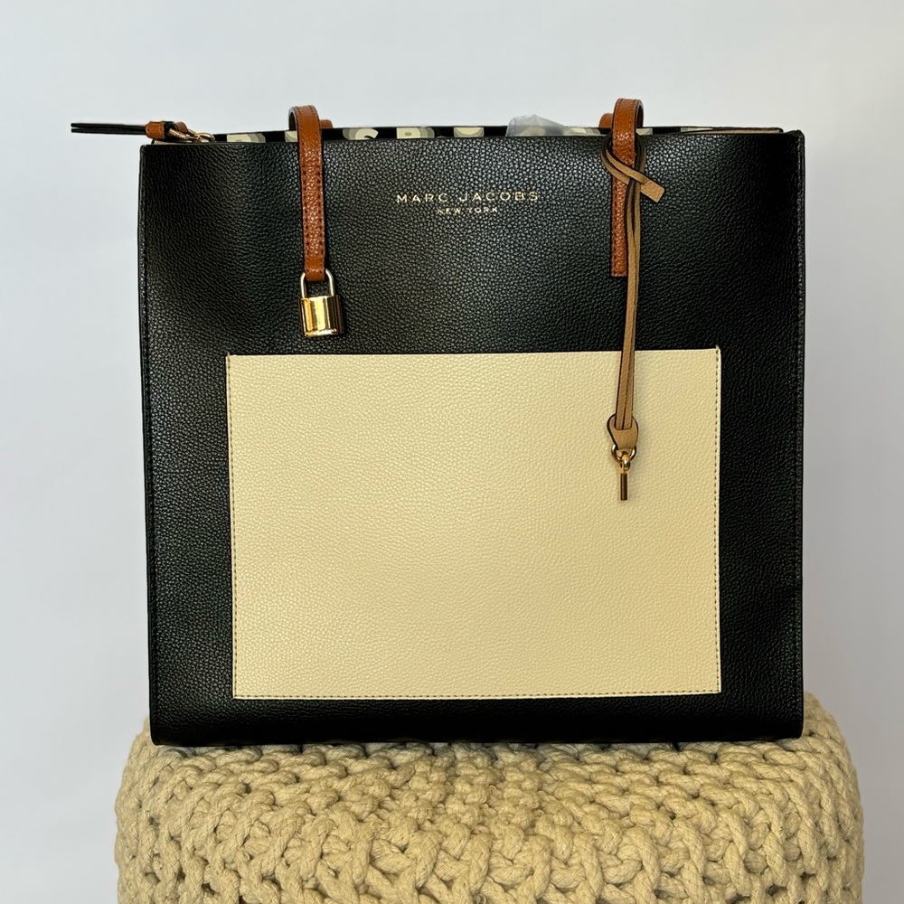 Marc Jacobs medium leather tote. Dimensions 12”5 tall by 13”5 width.